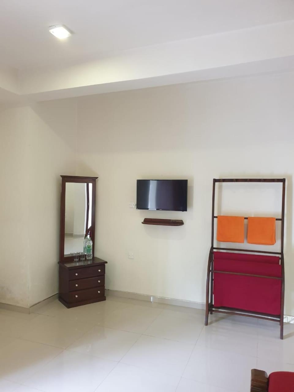 Delhousie Hotel Наллатания Номер фото