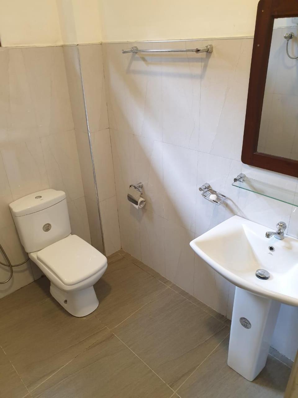 Delhousie Hotel Наллатания Номер фото