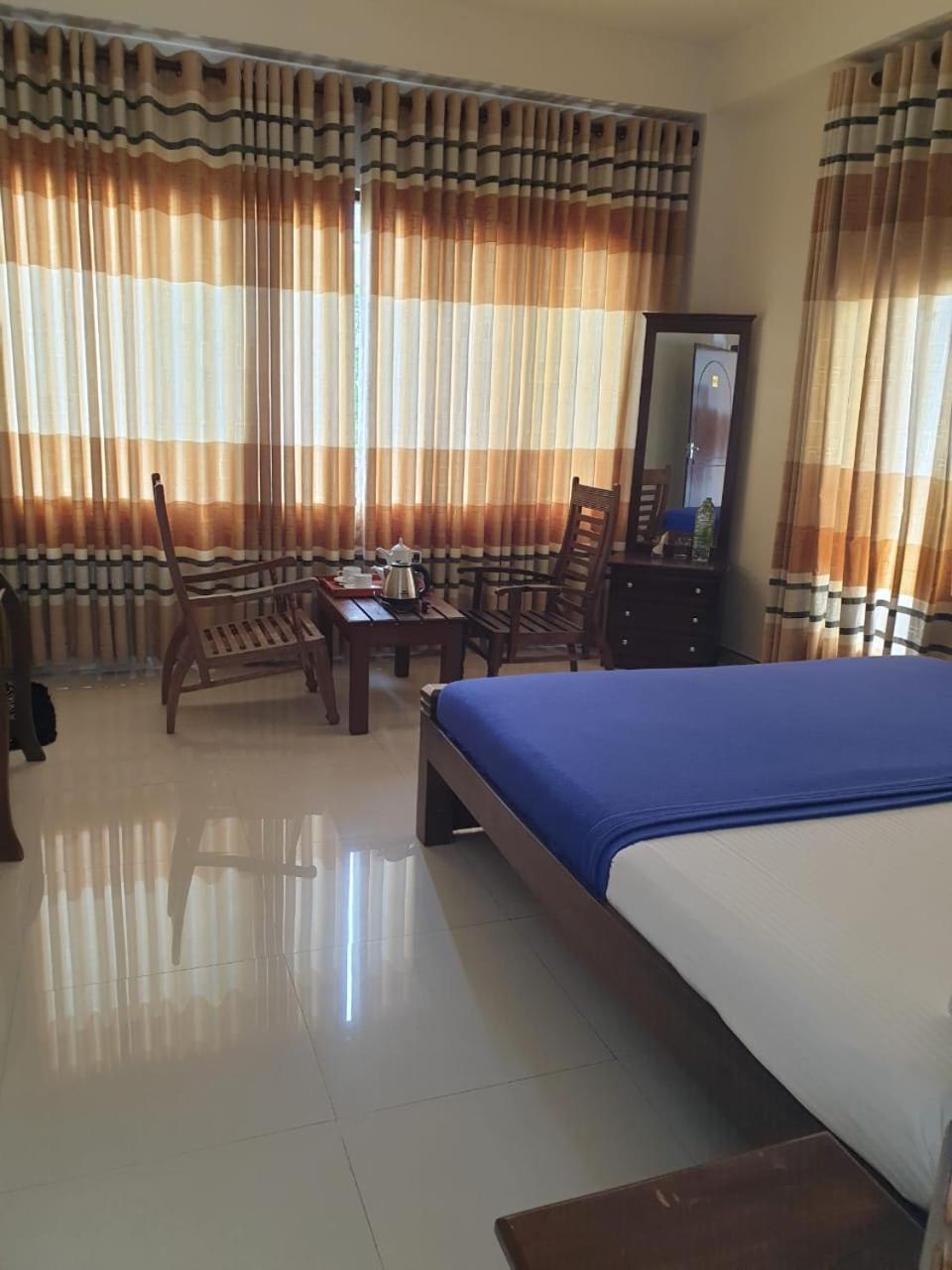 Delhousie Hotel Наллатания Номер фото